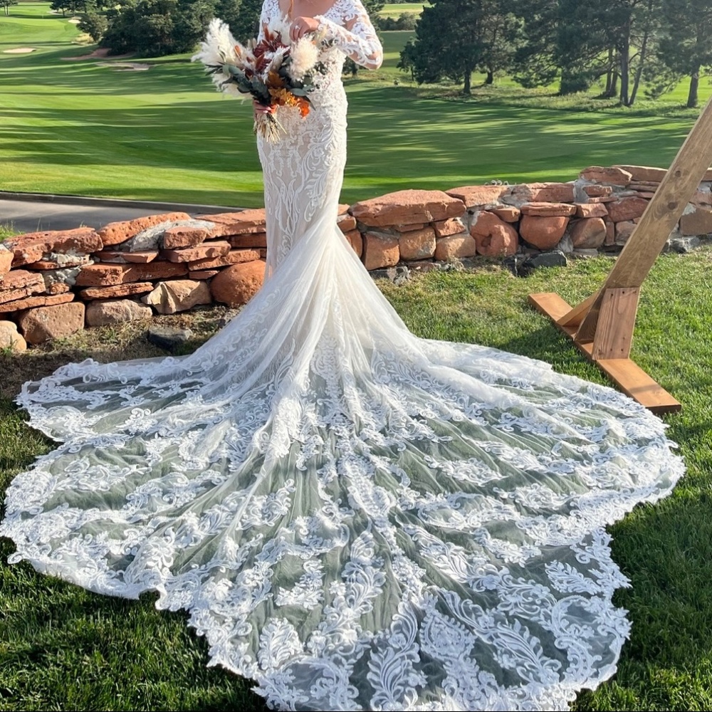 Wedding dress